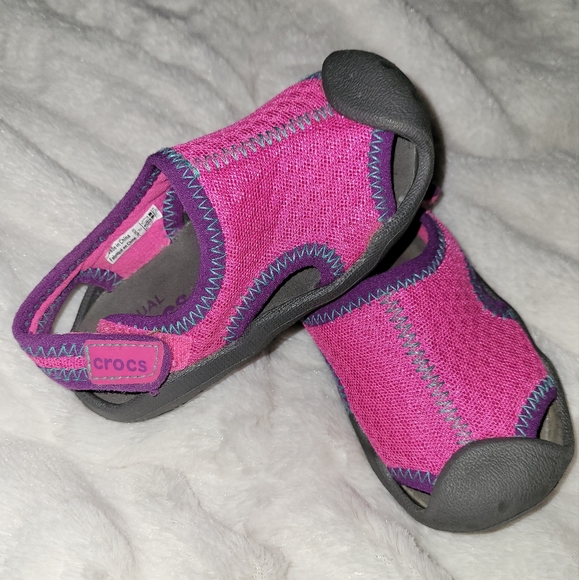 Kids Crocs Swiftwater Sandals Water Shoes - Picture 1 of 6